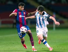 激烈足球比赛将要打响，球迷们期待精彩绝伦的比赛