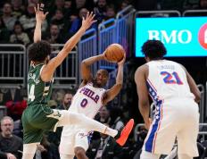 国王三巨头联手，状态爆棚得分突破，76人冲击季后赛！的简单介绍