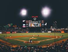 东契奇赛后谦逊发言登热搜，洛杉矶湖人惊险切尔西引发热议的简单介绍