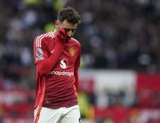 曼联惊险取胜，继续保持领先优势