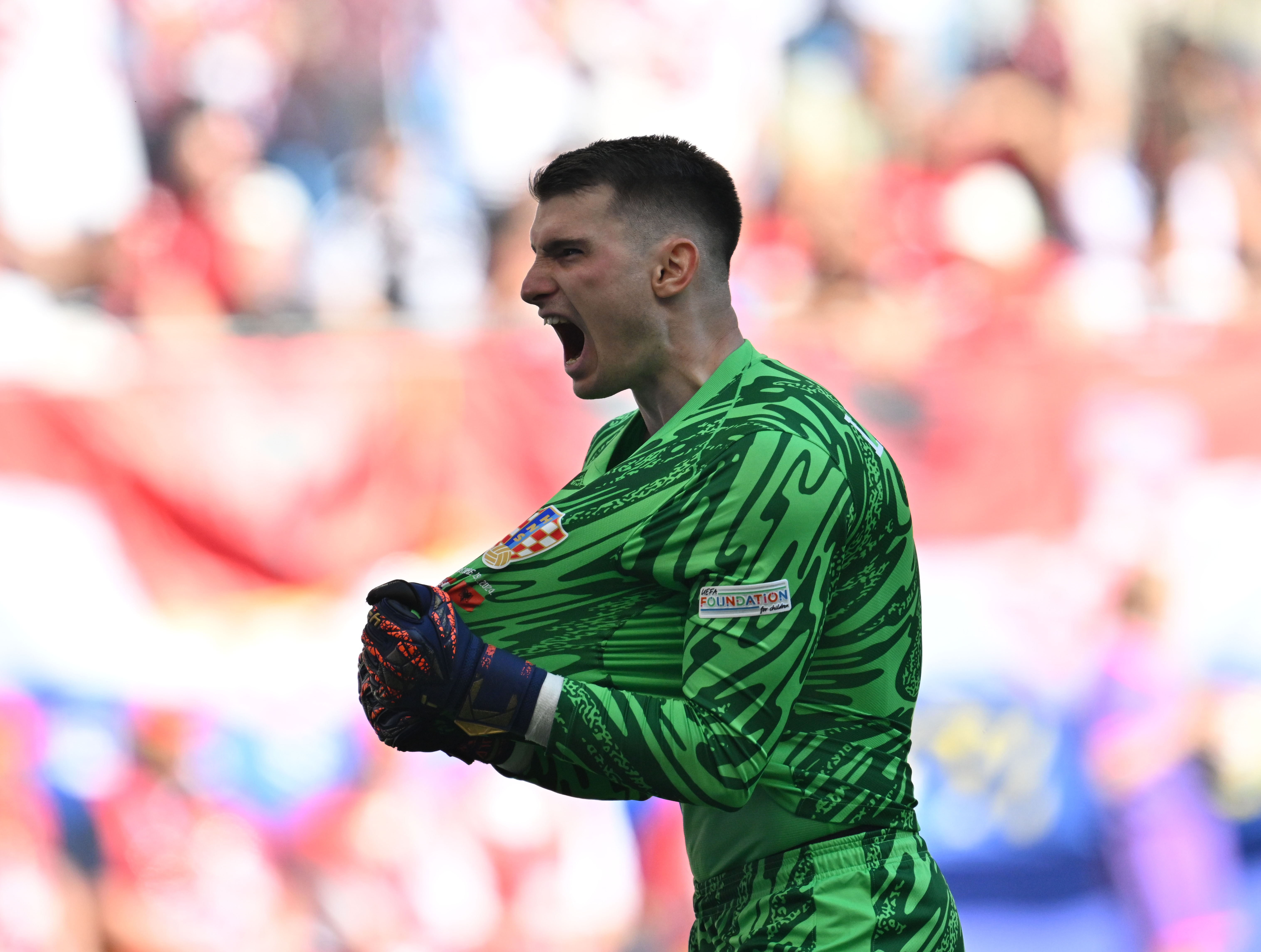 关于热点瞩目：克罗地亚队在欧锦赛上的争议事件的信息