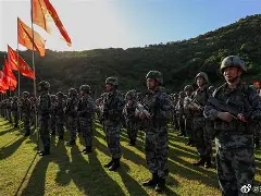 西珲球队遭遇逆境，重振士气备战强敌