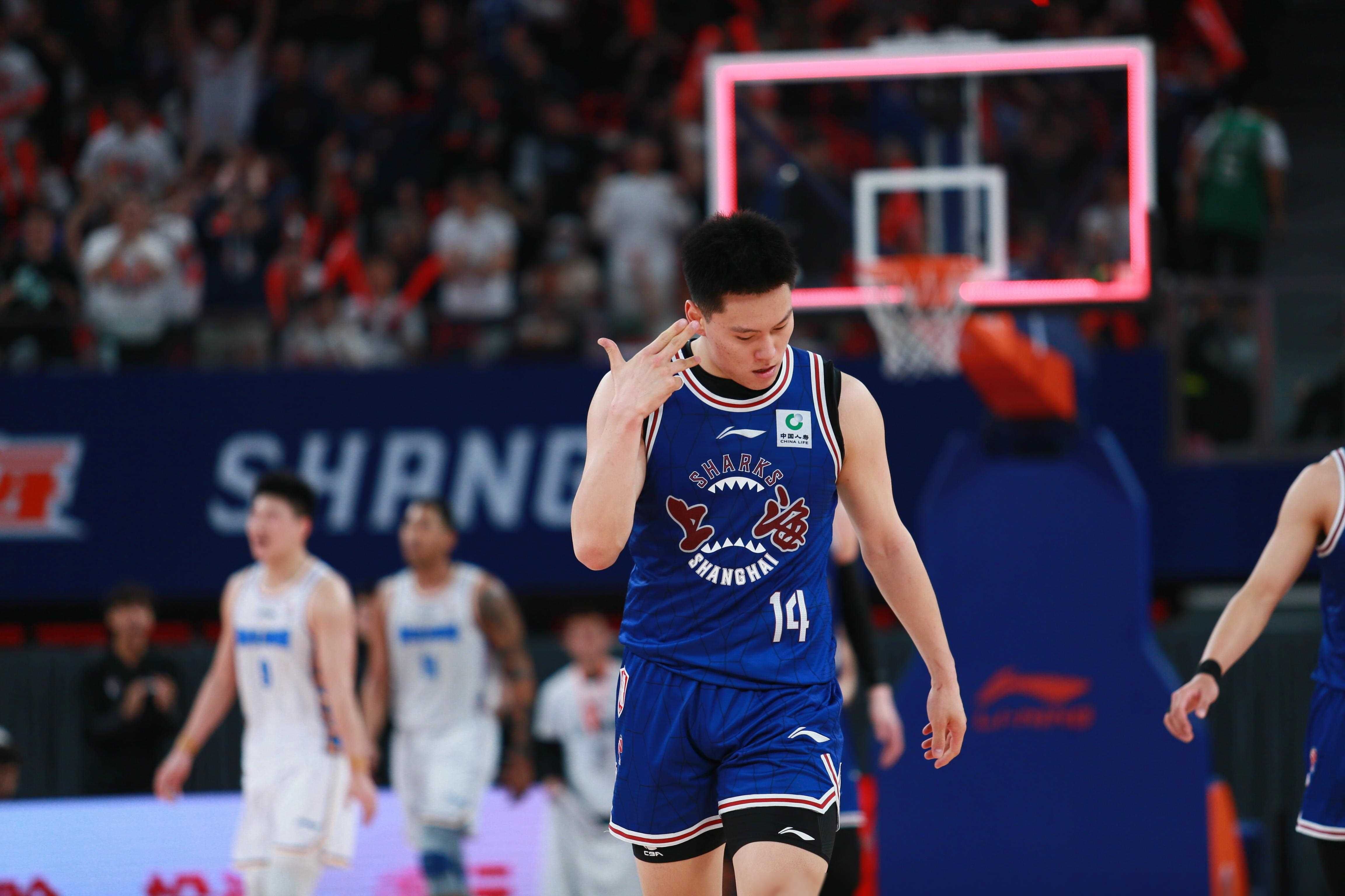 包含上海男篮取得惊艳胜利，士气大振的词条