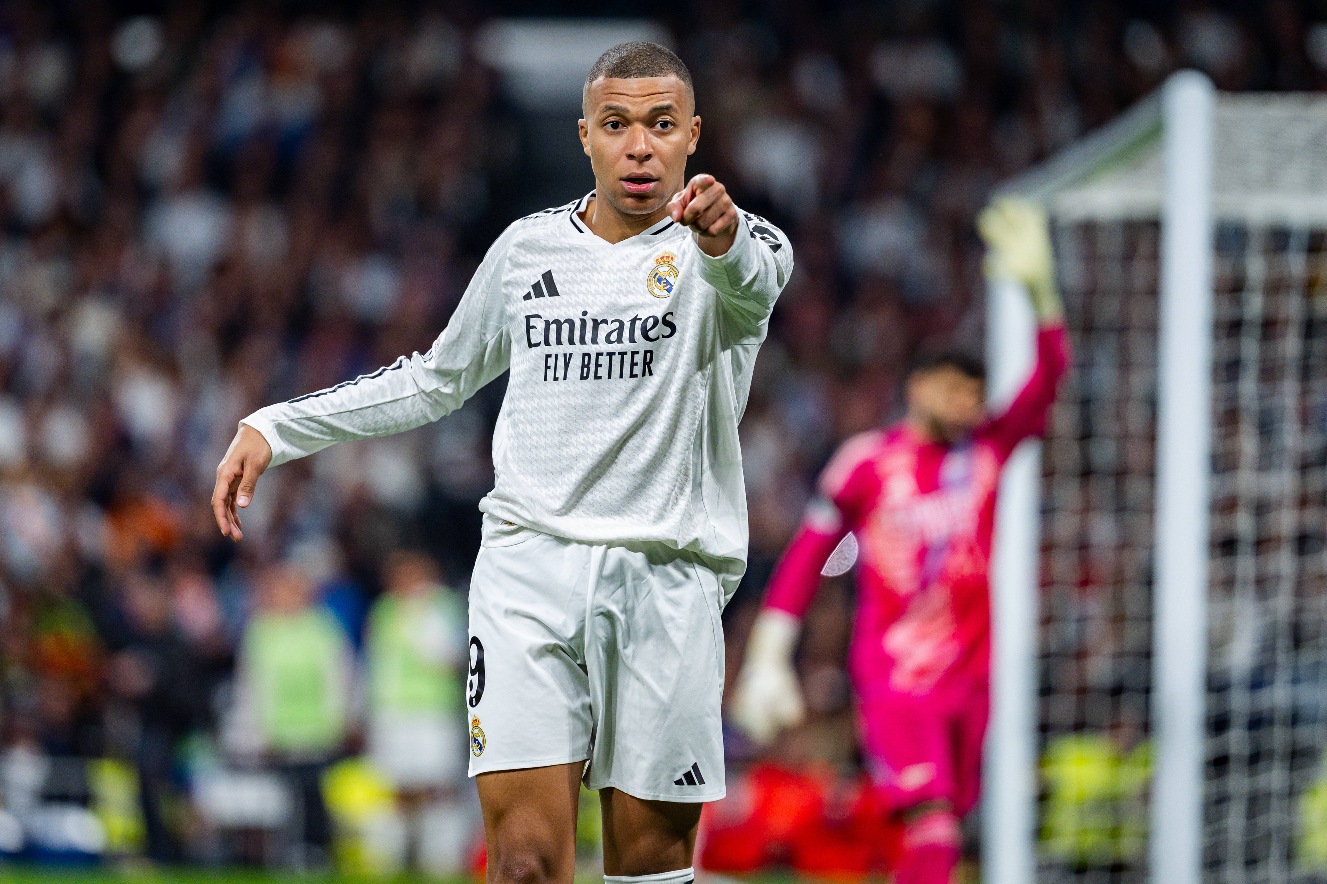 阿贾克斯横扫皇马,双杀晋级欧冠八强