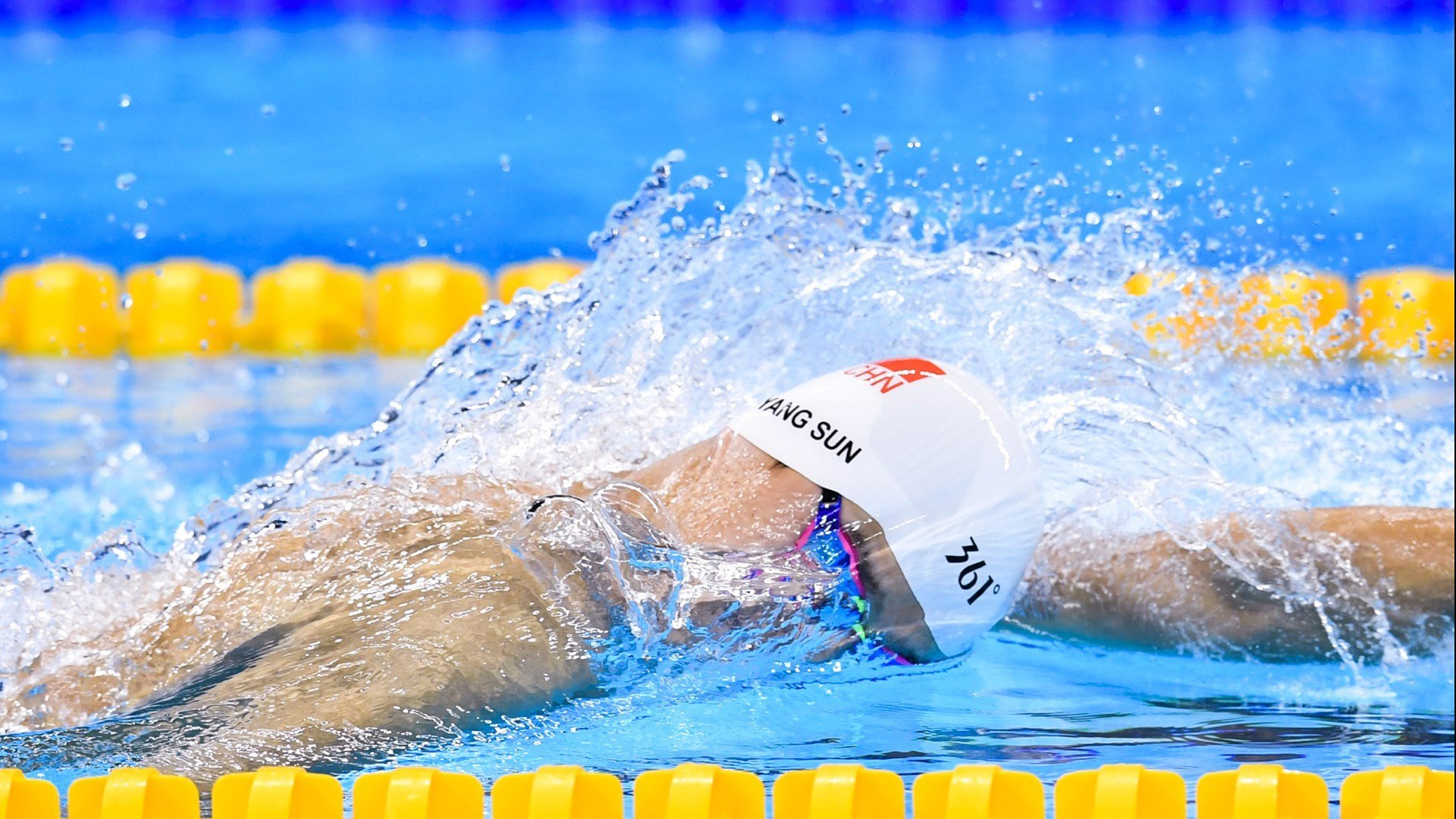 阿扎伦卡官方宣布战术调整新规,美国队引发争议!全场沸腾不已